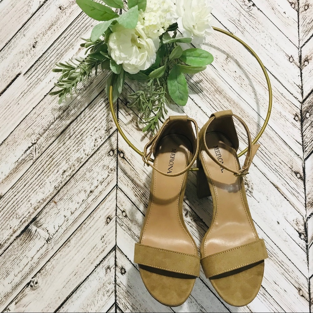 Tan chunky heel pumps